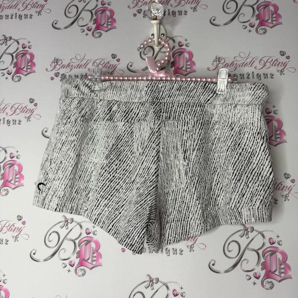 Zyia active shorts white black stripes braided rope tie up moon embroidered logo - Picture 6 of 8